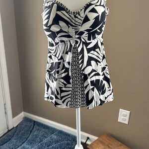 24th & Ocean Black and White Tankini swim suit top